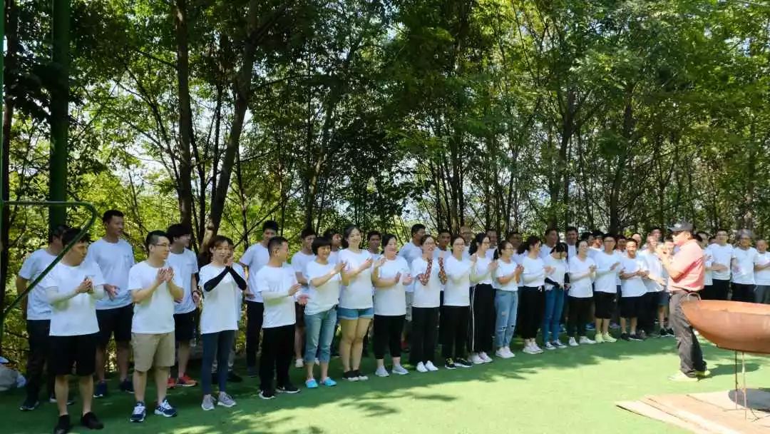 “雙良新型光催化“團(tuán)隊(duì)為王，風(fēng)雨同行”！